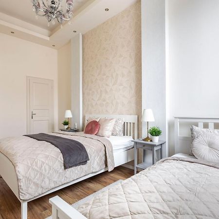 Luxurious Central Apartment In Liszt Ferenc Square Budapest Ngoại thất bức ảnh