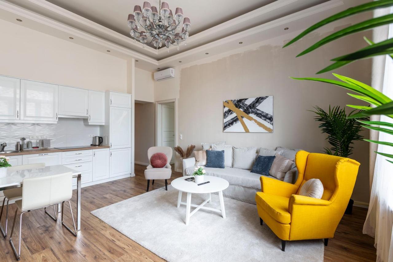 Luxurious Central Apartment In Liszt Ferenc Square Budapest Ngoại thất bức ảnh