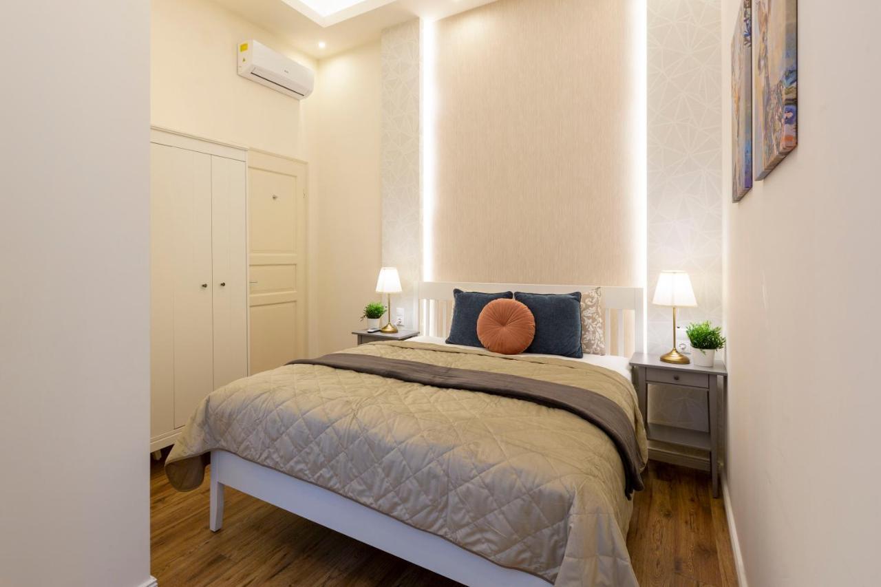 Luxurious Central Apartment In Liszt Ferenc Square Budapest Ngoại thất bức ảnh